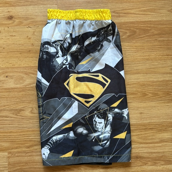 Boys Batman v Superman Swim Trunks - size 16y - Picture 3 of 9